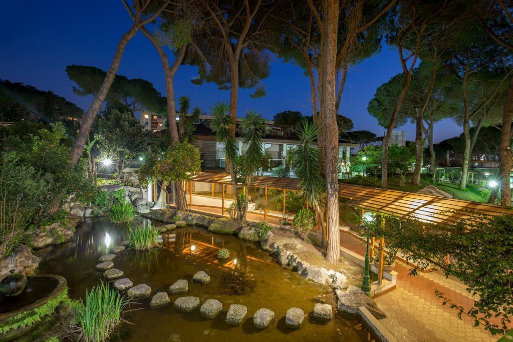 Hotel Shangri-la By Omnia